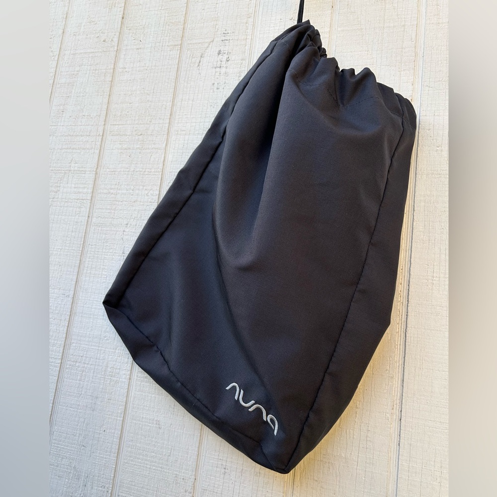 Nuna navy blue bag NEW